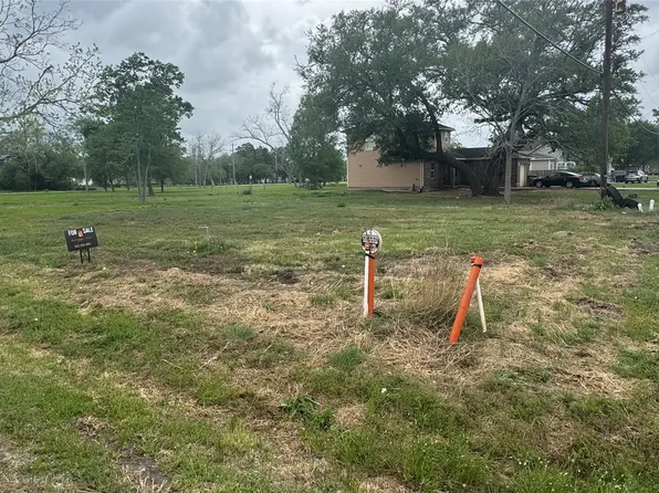 2517 29th St, Dickinson, TX 77539