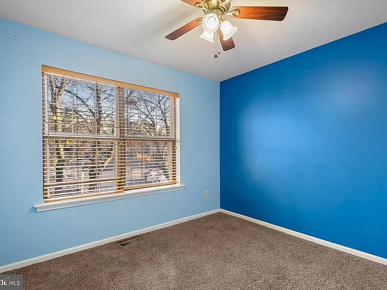 60 Iroquois Ct — Photo 13