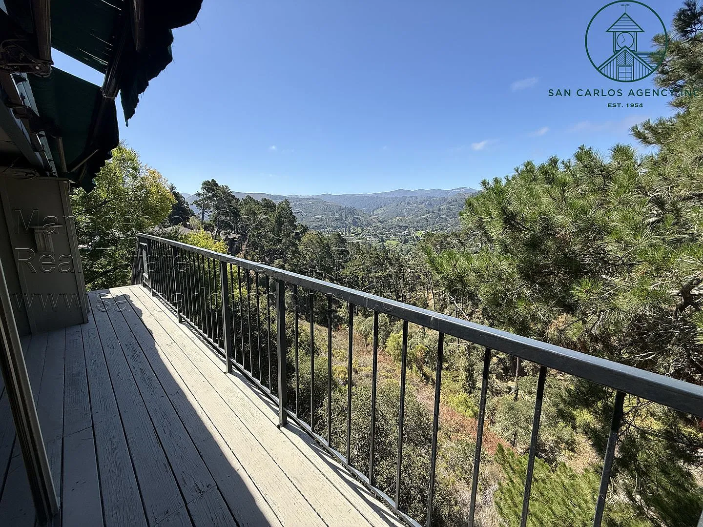 Two Bedroom Premium Del Mesa Condo Unit with Views — Photo 2