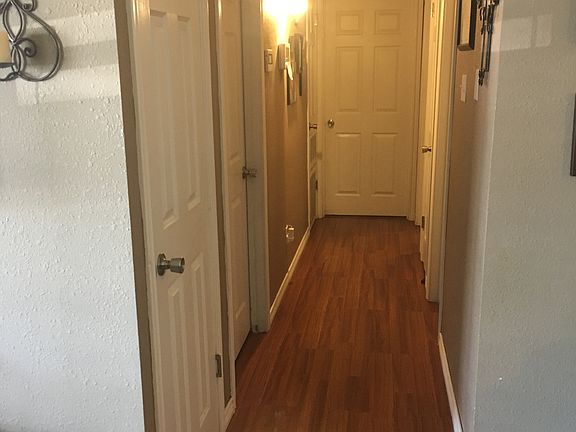 4th image of 1001 S Ike Ave