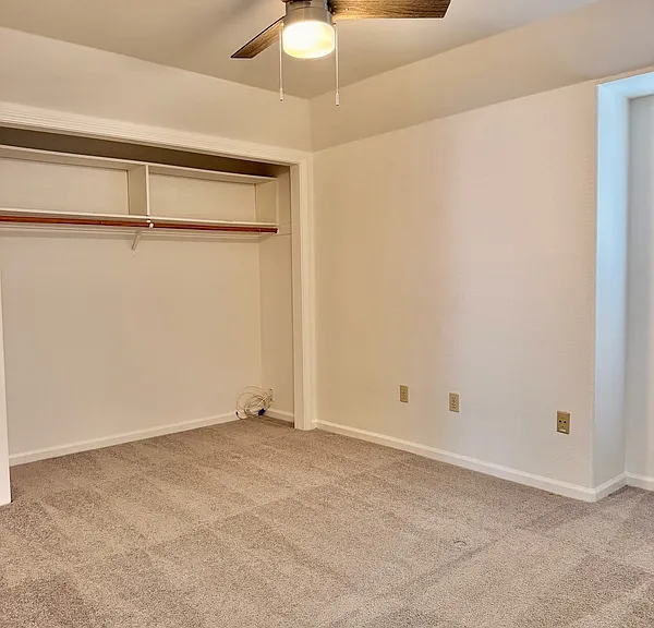 5663 Montclair Cir — Photo 17