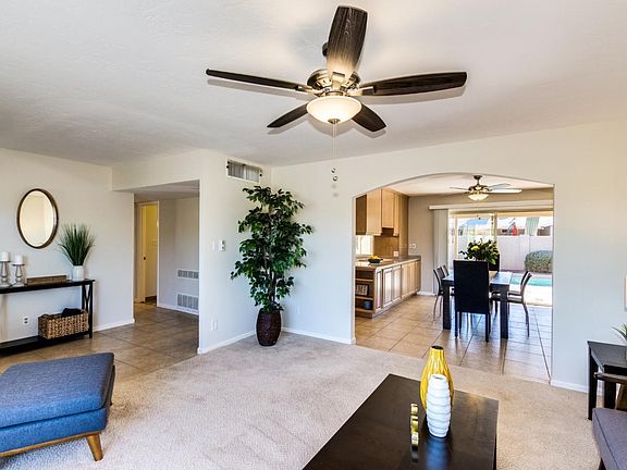 0003-Bonita Living Room