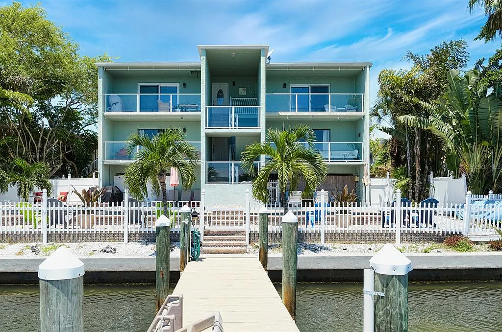 2 bed, 2.0 bath, 1150 sqft, $3,250 — Photo 1