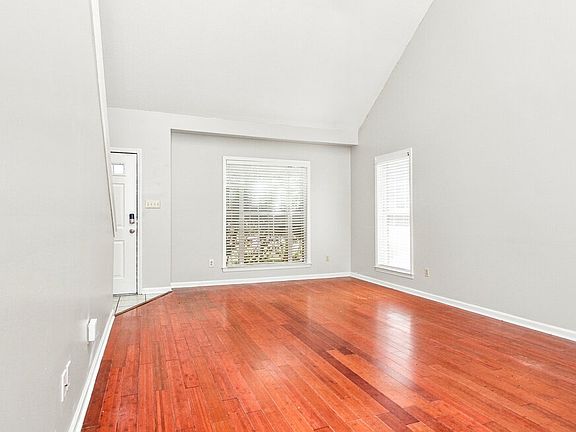 5th image of 1640 Saddle Ln