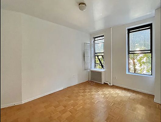 1st image of 120 Thompson St #10
