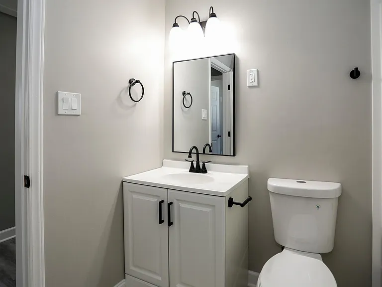 251 Anderson Dr — Photo 8