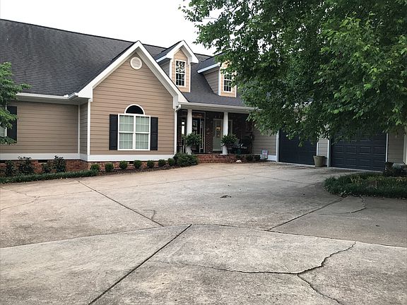 3rd image of 8344 Savannah Ln