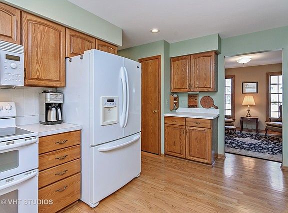 3rd image of 3508 Regent Dr