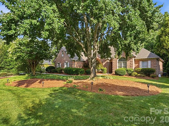 2nd image of 13101 Darby Chase Dr