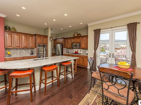 4th image of 3900 Desert Fox Dr