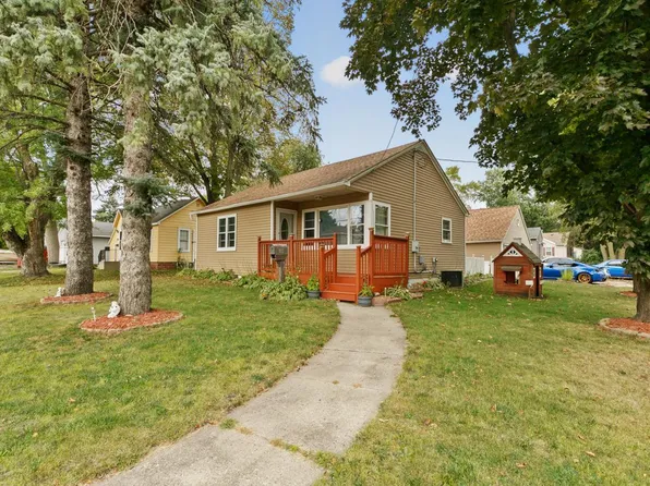 913 5th St SE, Waseca, MN 56093