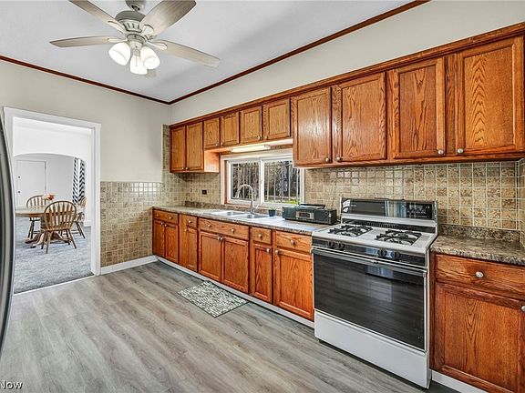 5th image of 3488 W 52nd St