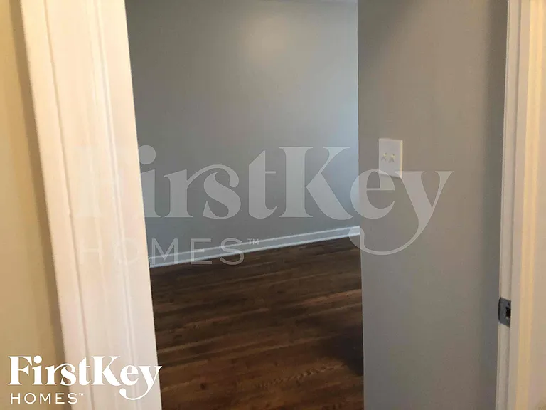 901 Elizabeth Dr — Photo 10