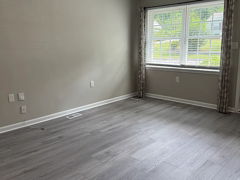 331 Webster St — Photo 3