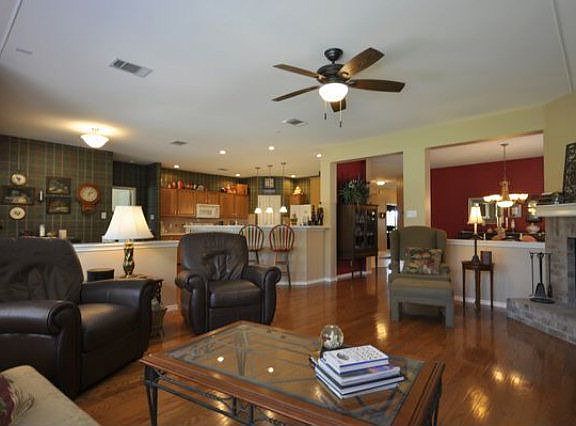 4th image of 120 Woodland Oaks Trl
