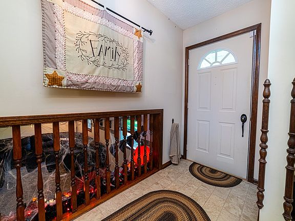 5th image of 1303 Sweetbriar Dr