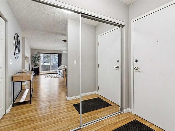 3rd image of 21 SW Dover Point SE #102