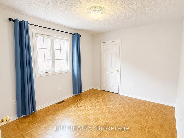 135 Warren Bradley St #MAIN 2ND FLOOR — Photo 10