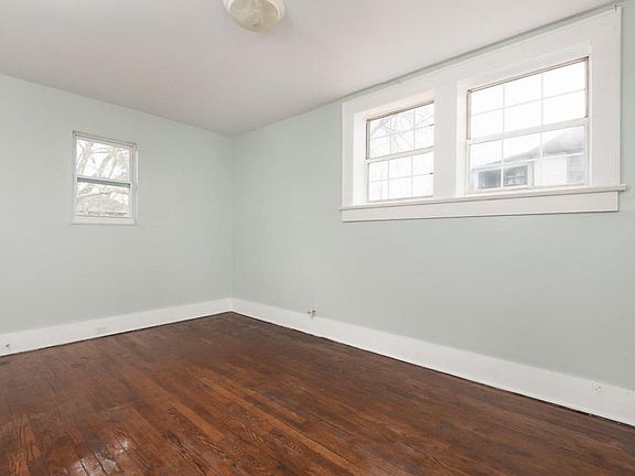 2nd image of 2423 Parkview Ave #A