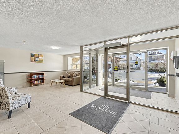 3rd image of 125 College Ave S