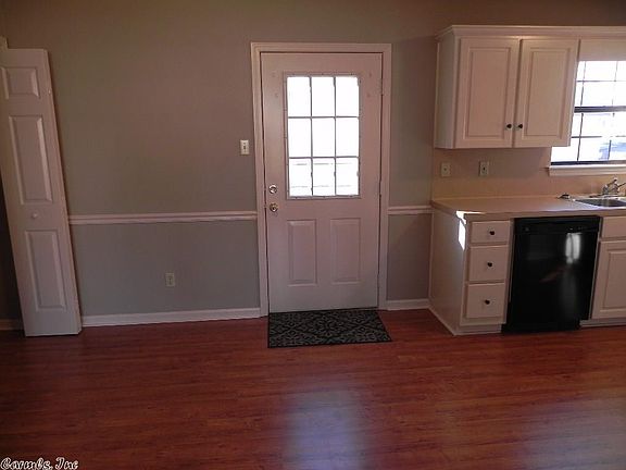 4th image of 1601 Jordan Ln