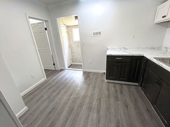 5th image of 1060 E 24th St