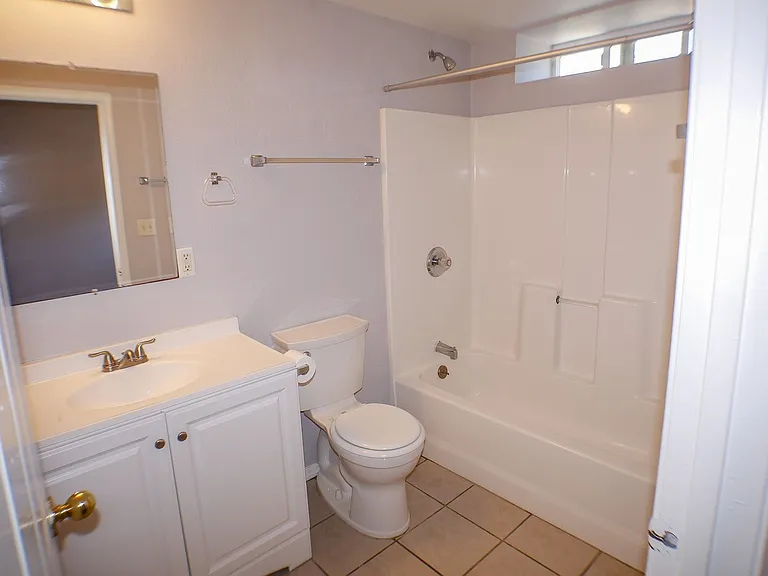 4282-4284 Whittier St — Photo 7