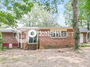 532 Stonewood Dr, Stone Mountain, GA 30087