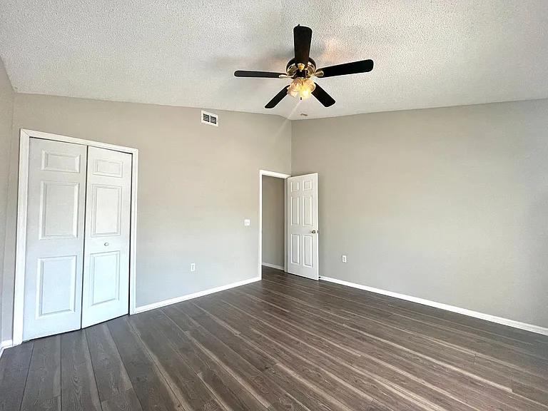 7329 Lawn Tennis Ln — Photo 2