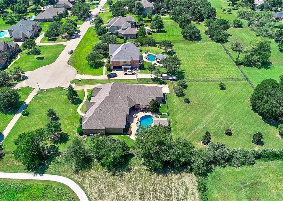 1st image of 128 Vermilion Ct