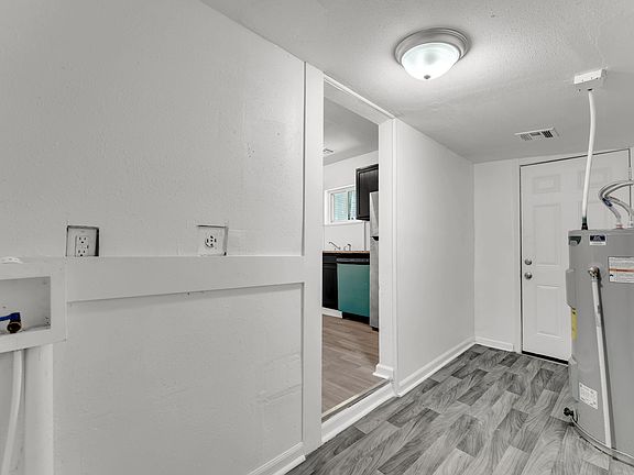 8th image of 827 E Garfield Street