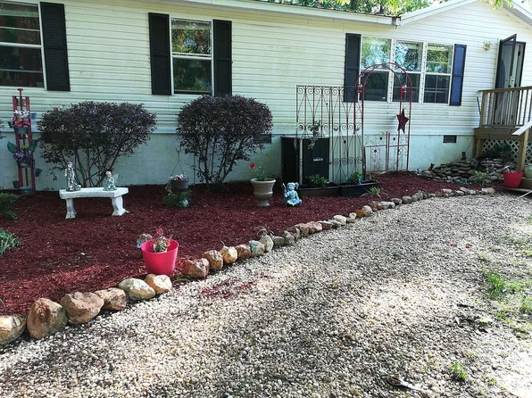 7489 Renfroe Rd, Talladega, AL 35160