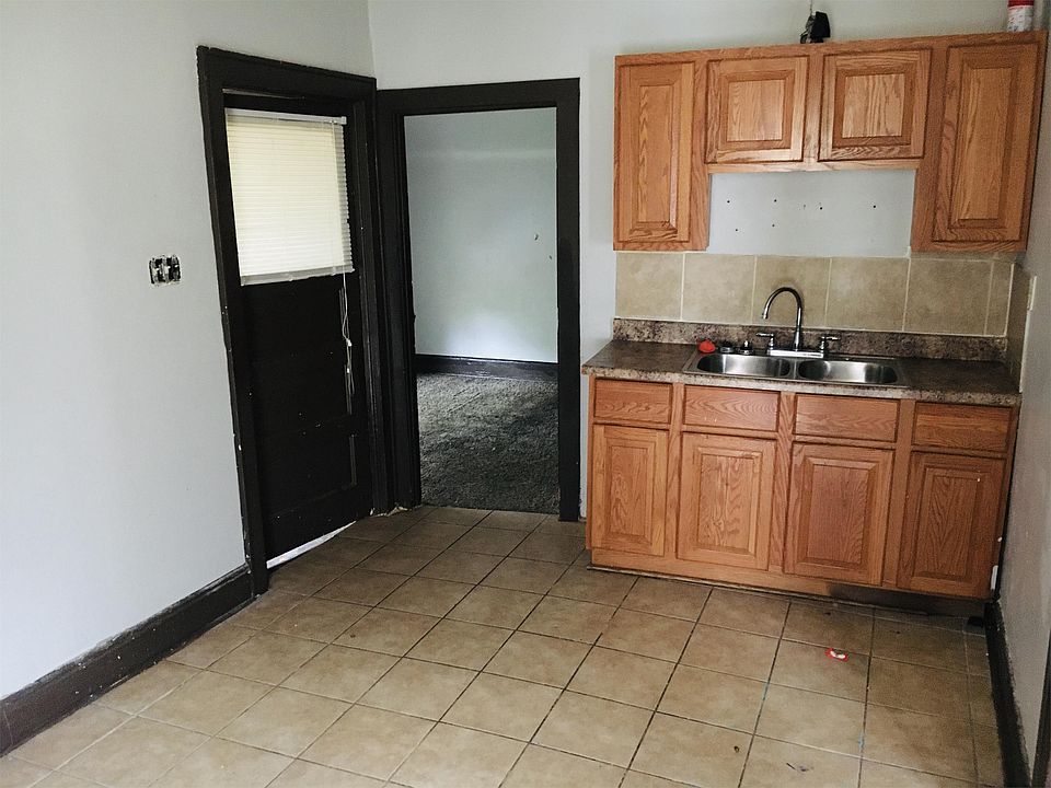 1st image of 2165 N 36th St #A
