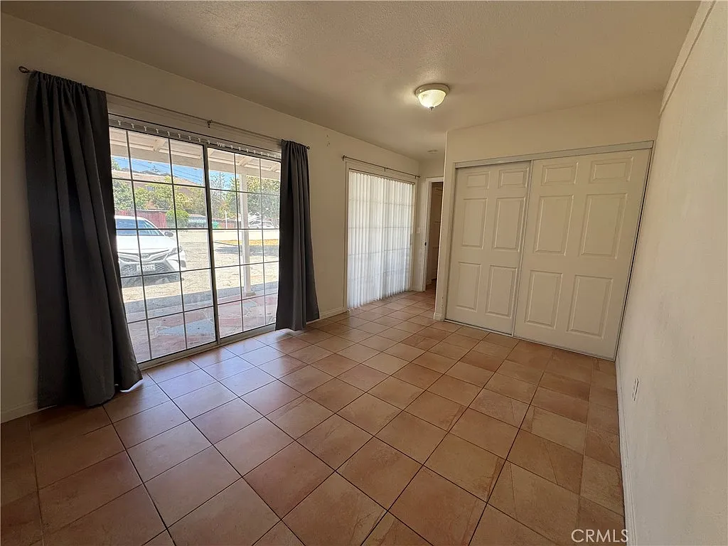 4 bed, 2000 sqft, $3,950 — Photo 4