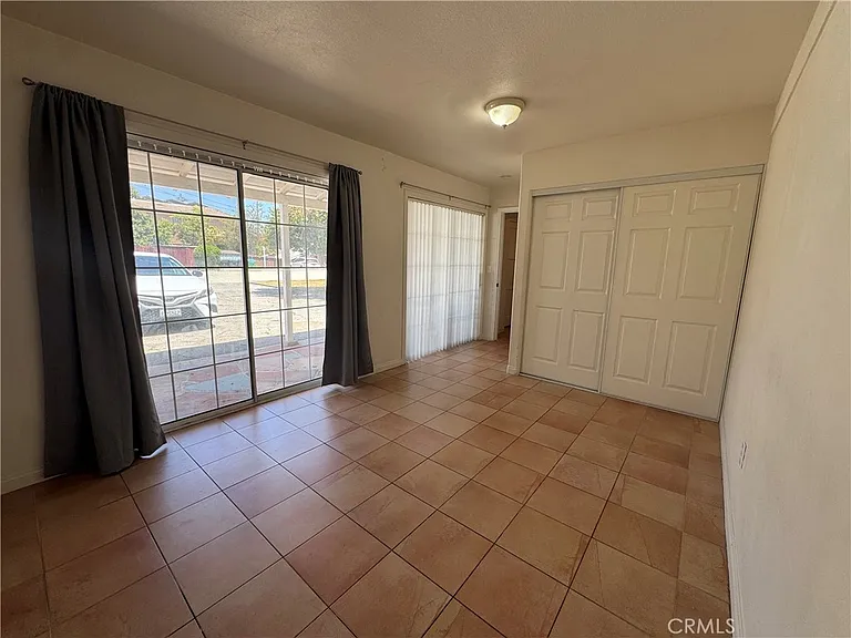 758 W Longden Ave — Photo 4
