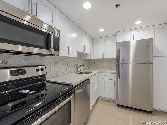3rd image of 20355 NE 34th Ct APT 922