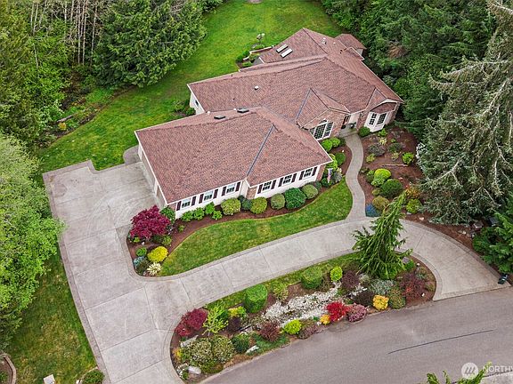 2nd image of 5315 Klipsun Lane SW