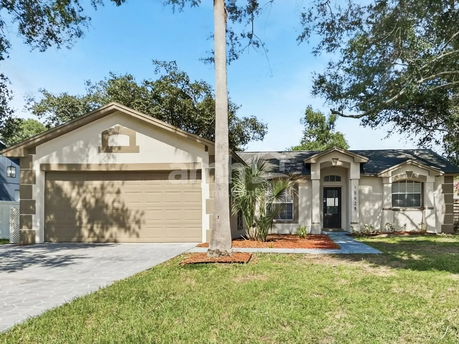 3 bed, 2.0 bath, 1380 sqft, $2,200 — Photo 1