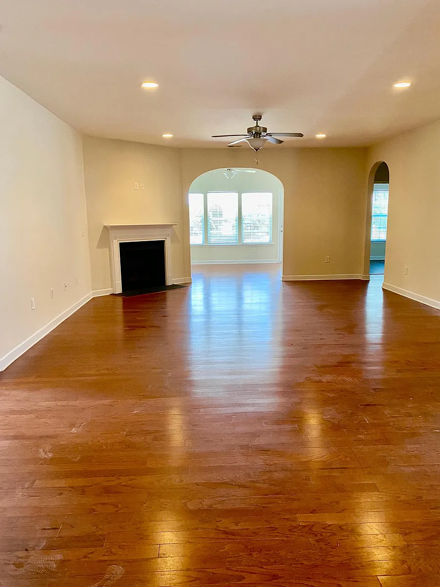 Building Photo - 1213 Silverstone Ct
