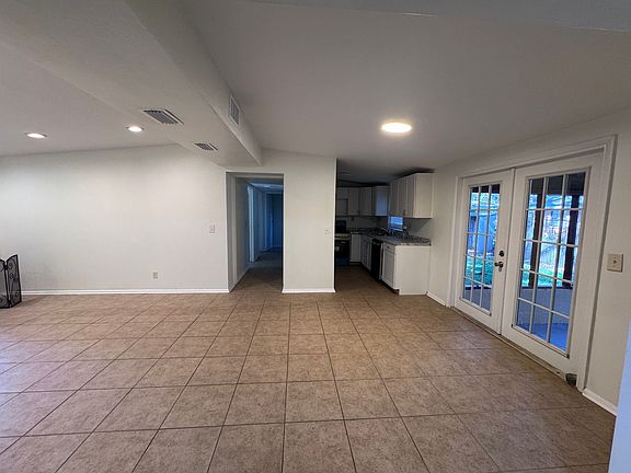 4th image of 108 N 19th St