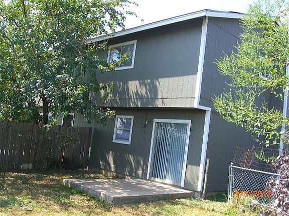 3rd image of 3404 Lynridge Dr #B
