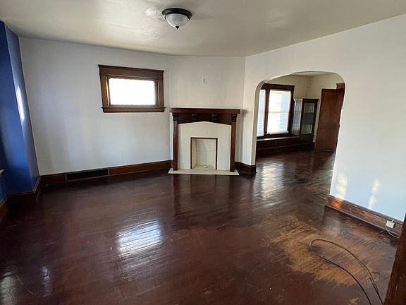 4th image of 634 E 117th St #634