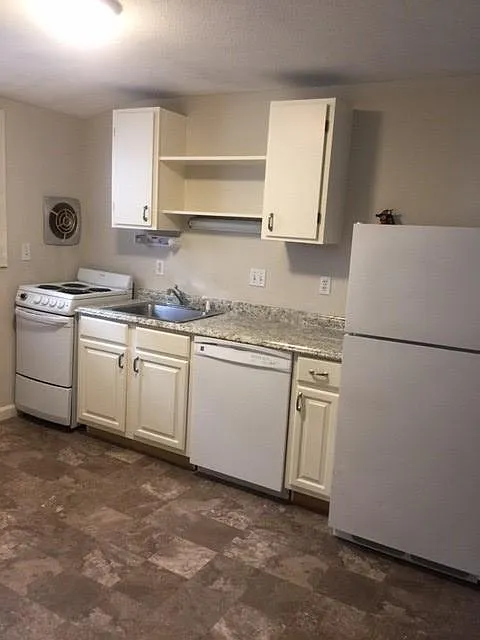 2 bed, $2,700 — Photo 1