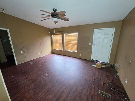 4th image of 2910 Fairbanks St