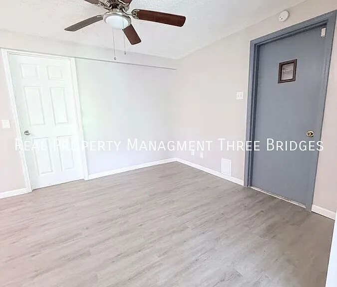 28 Redwood Dr — Photo 8