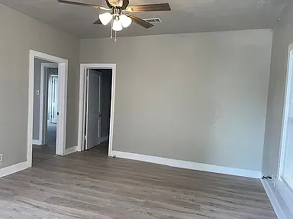 905 E 29th St, Bryan, TX 77803