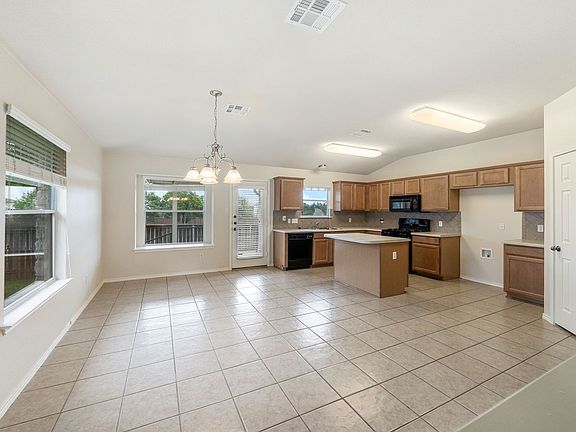 4th image of 4105 Pebble Ridge Cv