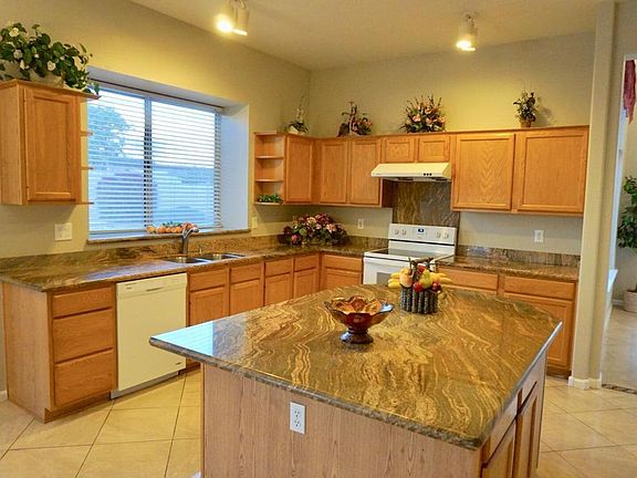 4th image of 3150 E Wildwood Dr