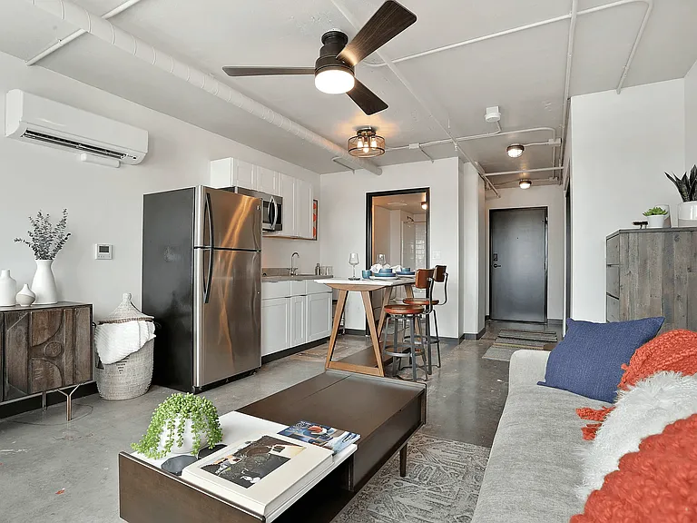 LOFT 205 Apartments — Photo 4