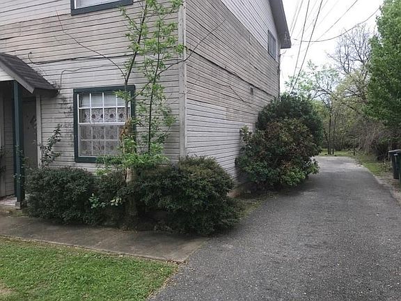 3rd image of 907 Taulbee Ln #A